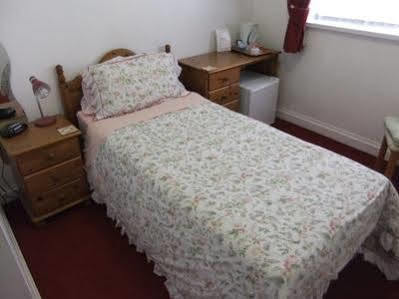The New Inn Guest House 브리젠드 외부 사진